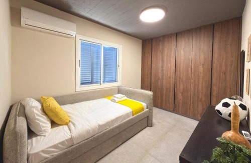 Ayios Dhometios Apartment | Modern 2BR Apt in Nicosia with AC and Washer