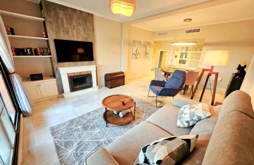 Atalaya-Isdabe Apartment | Modern 2BR APT second line Marbella Beach, Pools and Paddle