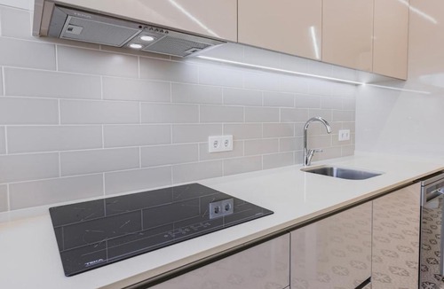 Parque das Nacoes Apartment | Modern 2BR Apt with Patio & AC - 0E