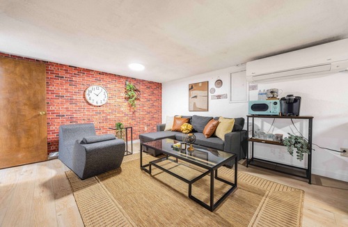 North Beacon Hill House | Modern 2BR Basement Near LRT Parking