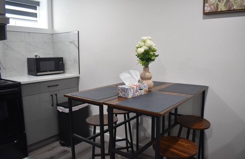 Highland Park House | Modern 2BR Basement Suite Near Downtown & Airport, SAIT, UofC | Ideal for Business Travel & Stampede Stays