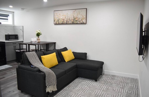 Highland Park House | Modern 2BR Basement Suite Near Downtown & Airport, SAIT, UofC | Ideal for Business Travel & Stampede Stays