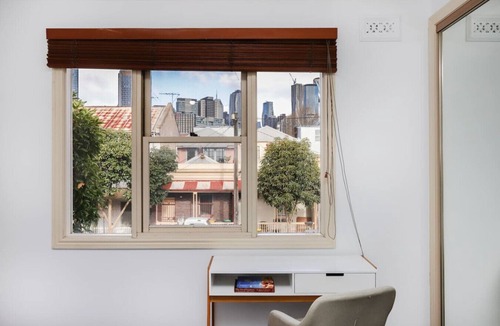 North Melbourne House | Modern 2BR City Home w/Backyard 2 Mins Walk to Queen Vic Market Free Tram Zone Fast WiFi Hotel-Grade Linen Full Kitchen Perfect for Families & Business Travel