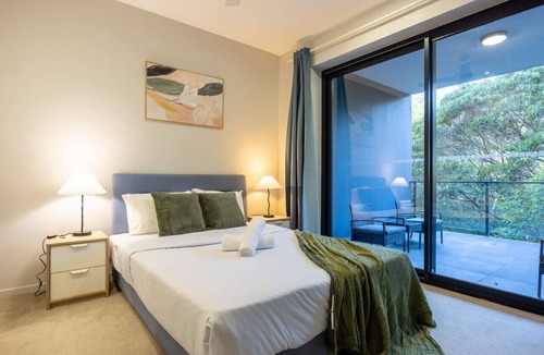 Macgregor Apartment | Modern 2BR | Ducted A/C, Parking & Great Location