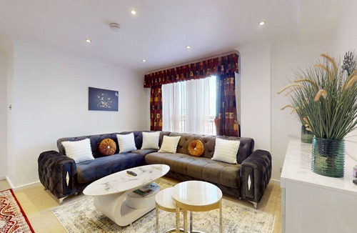 Hounslow Central Apartment | Modern 2BR Flat | 6-Min Walk to Hounslow East Tube