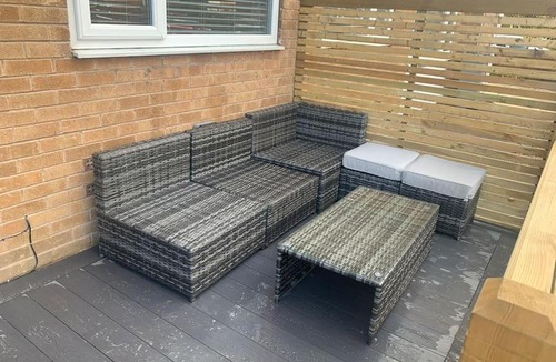 Trafford Villa | Modern 2BR Flat in Sale - Peaceful Stay in M33 - Great Transport Links