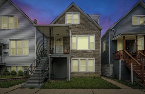 Cicero House | Modern 2BR Gem Free Parking/10 min Midway Airport/15 min Dtwn