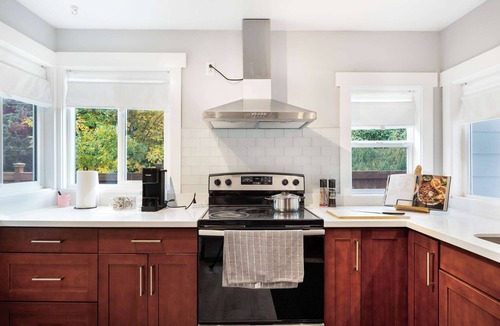 Ravenna House | Modern 2BR Home in Ravenna, Near UW, Green Lake