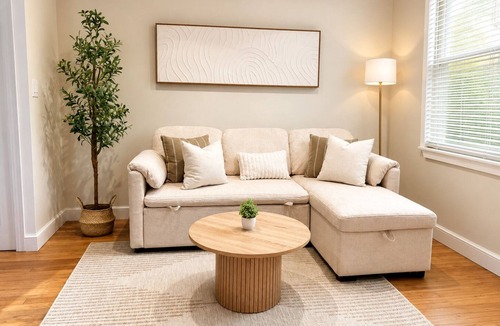 Del Ray House | Modern 2BR Home with Private Patio - Walk to Potomac Yard