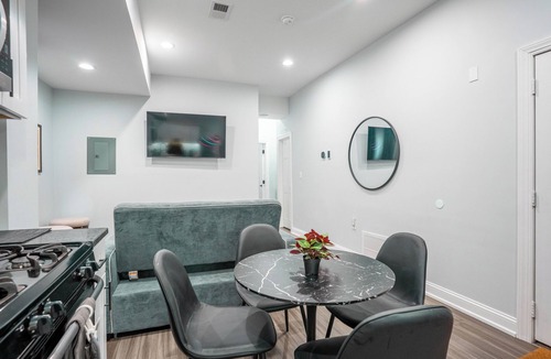 Garden Court Apartment | Modern 2BR Loft near UPenn/CHOP – King Suite