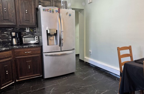 Hillside Apartment | Modern 2BR Near EWR - King Bed - Laundry - Fast Wi-Fi -Sleeps 5