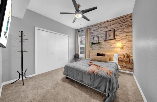 Tampa Apartment | Modern 2BR Pool, Gym Pet-Friendly #12