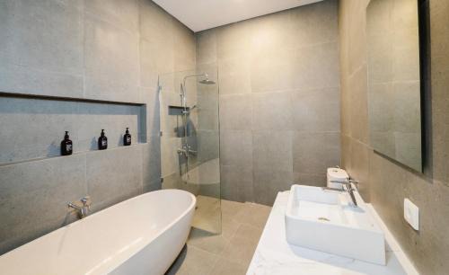 Kampial Villa | Modern 2BR Private Pool Villa with Rooftop-Nusa Dua