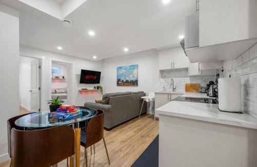 Calgary House | Modern 2BR Private Suite Near Calgary Airport