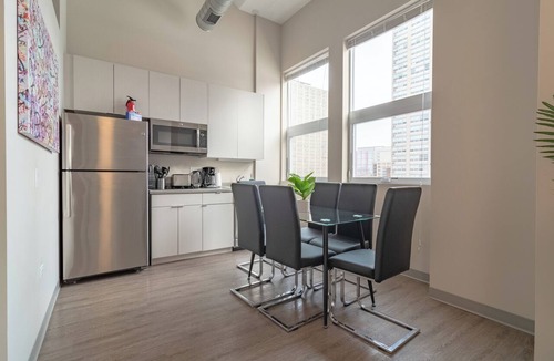 Near South Side Apartment | Modern 2BR South Loop Gem Near McCormick Place, Navy Pier, & Adler Planetarium