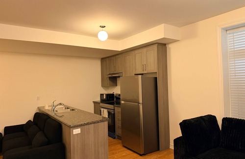 Brampton House | Modern 2BR Suite | Near Airport | Free Parking | Easy Access to Downtown Toronto
