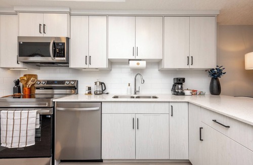 Silverado Apartment | Modern 2BR Suite | Private Entry, Parking, Near Trails & Transit