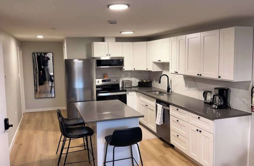 Calgary House | Modern 2BR Suite Private Entry Parking Laundry