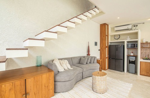Batu Bolong House | Modern 2BR Villas Stylish Stay in Central Canggu