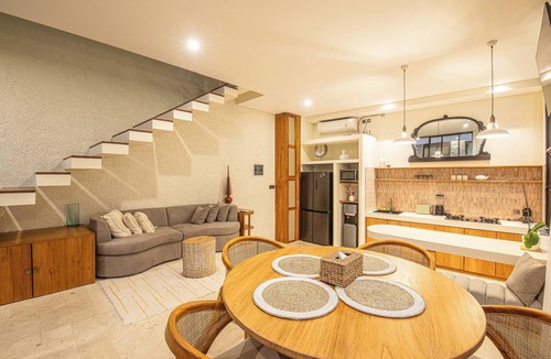 Batu Bolong House | Modern 2BR Villas Stylish Stay in Central Canggu