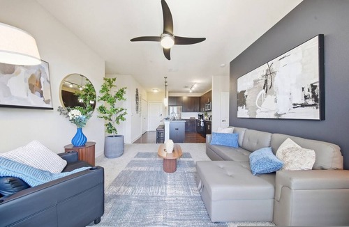 Courier City - Oscawana Apartment | Modern 2BR w/Pool + Pet-Friendly | Unit #19