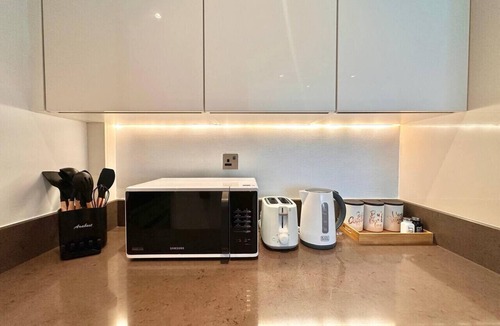 Dubai Marina Apartment | Modern 2BR with full Marina View