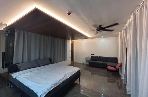Pozzorubio House | Modern 2nd Floor Studio Unit