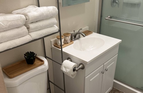 Clearlake Apartment | modern 3/2 custom built home