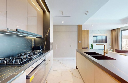 Dubai Apartment | Modern 3 Bed Villa l Family Retreat in JGE