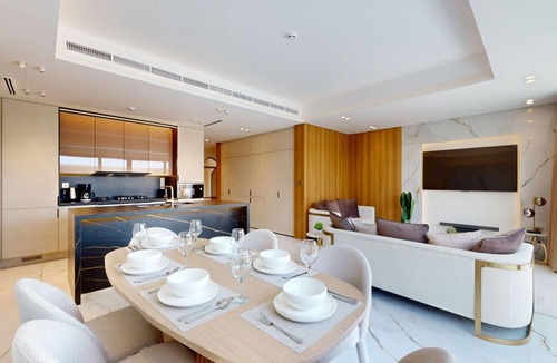 Dubai Apartment | Modern 3 Bed Villa l Family Retreat in JGE