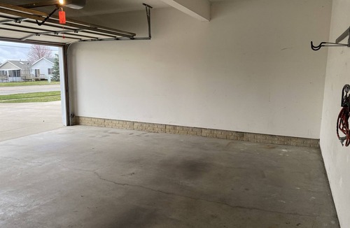 Bloomington House | Modern 3 Bd 5 mins to Rivian