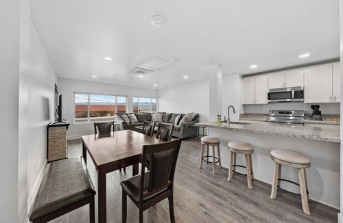 Topaz Lake Apartment | Modern 3-bed, 2-bath suite with a beautiful view of Topaz Lake.