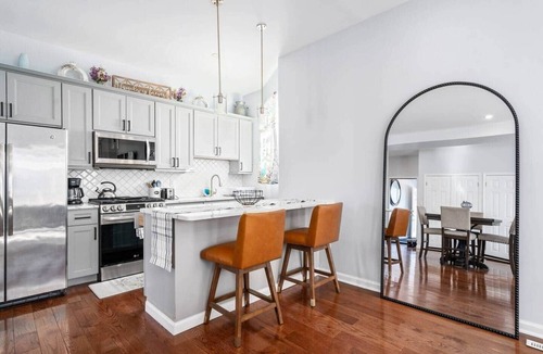 Schenectady Apartment | Modern 3-Bed Apt-Parking & W/D