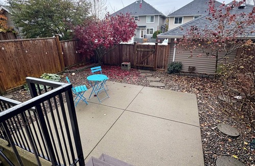 Yorkson House | Modern 3 bedroom duplex home in Langley
