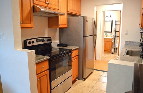Berkeley Apartment | Modern 3-Bedroom 2 Bathroom 6 Beds Suite with AC, Perfect for Family and Work