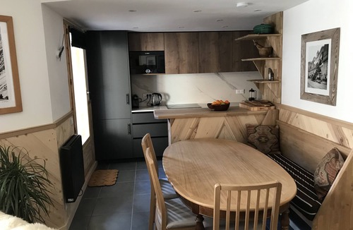 Le Cret Apartment | Modern 3 bedroom apartment, fireplace - Val d'Isere
