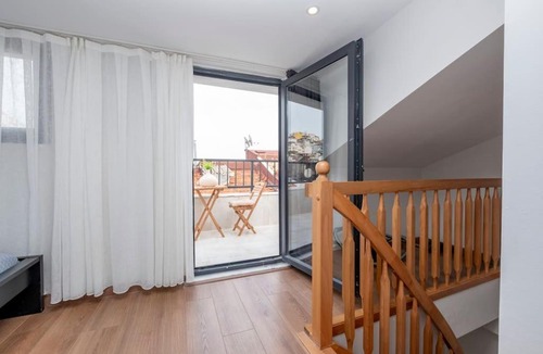 Cihangir Apartment | Modern 3-Bedroom Duplex with Two Balconies, 2BA