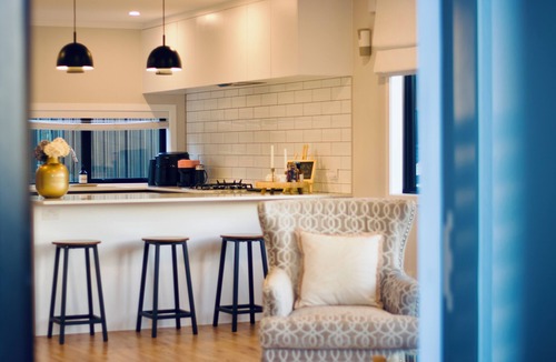 Trentham Apartment | Modern 3-Bedroom Family Home Near Racecourse & Brewtown