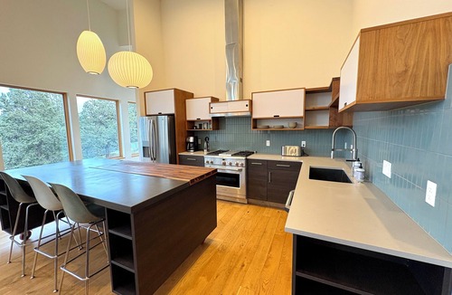 Bend House | Modern 3-bedroom house with WiFi, AC in Bend/Tumalo