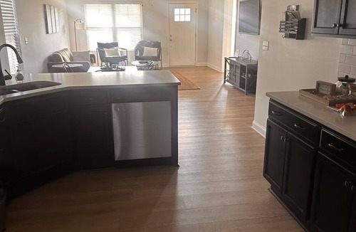 Elizabethtown House | Modern 3 bedroom house with AC in charming Elizabethtown with free Ev charging