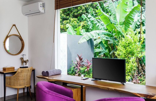 Pengosekan Villa | Modern 3-bedroom villa with pool between rice paddies and jungle