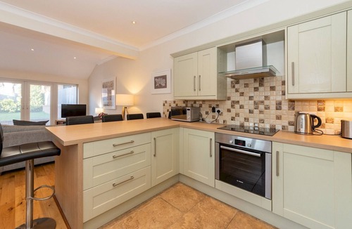 Reading House | Modern 3 Bedroom with Garden in Reading - Pass the Keys
