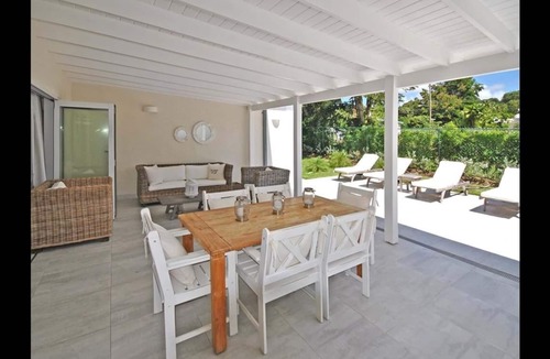 Mullins Villa | Modern 3 bedroom with pool, 5 minute walk to beach