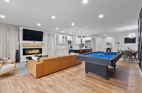 Near Eastside House | Modern 3-Br Retreat Downtwn Indy