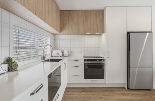 Dunedin City Centre Apartment | Modern 3-Story Inner-City Sanctuary