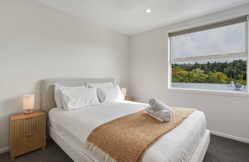 Dunedin City Centre Apartment | Modern 3-Story Inner-City Sanctuary