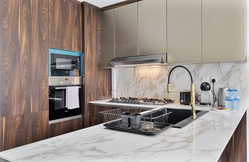 Discovery Gardens Apartment | Modern 3Bed 7 Min Walk to Metro & Near Expo City