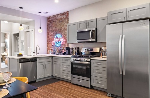 Pittsburgh House | Modern 3BR, 2BA Home: 2 King Beds, Off Street Parking; Near Downtown Pittsburgh