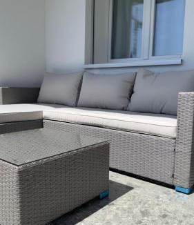 Heimberg Apartment | Modern 3BR Apartment with Fireplace, Miele Kitchen and Balcony
