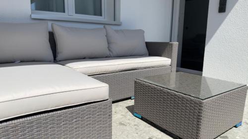 Heimberg Apartment | Modern 3BR Apartment with Fireplace, Miele Kitchen and Balcony